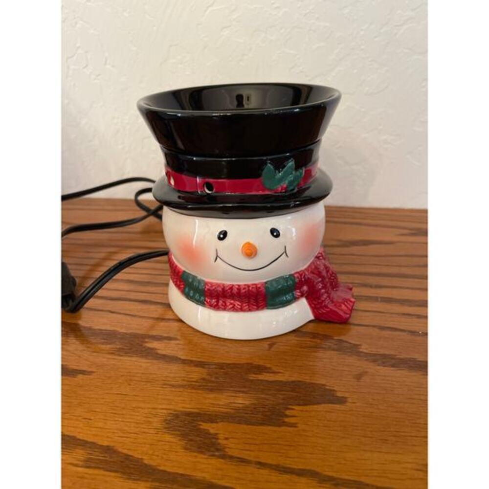 Scentsy Holisay Collevtion Bluster wax warmer